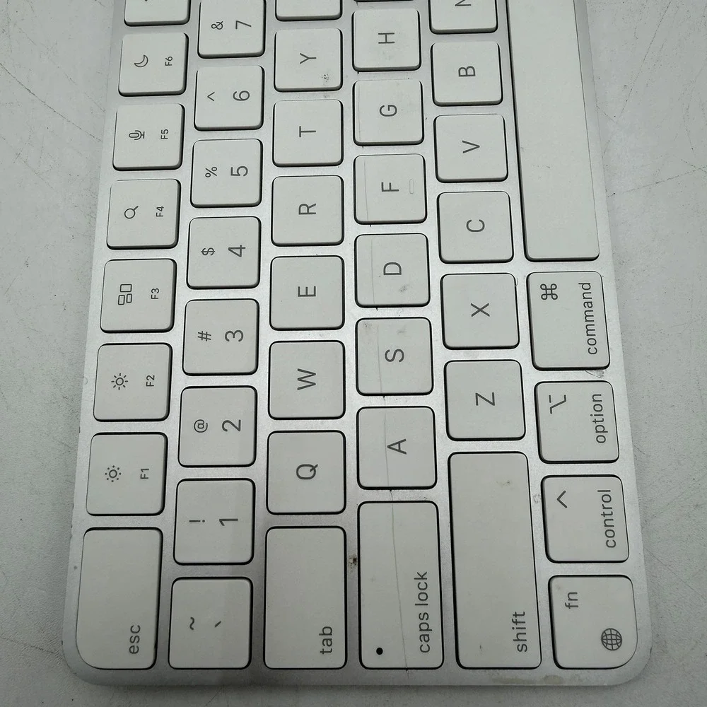 Apple Magic Keyboard Lightning Port Silver/White - US English A2450